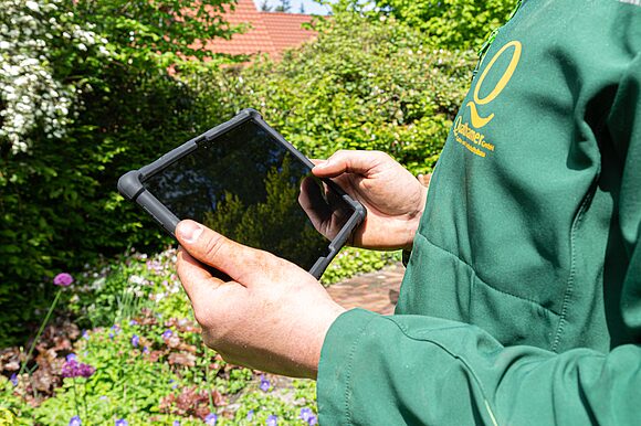 Pracownicy na placach budowy cieszą się, że nielubiana i żmudna papierkowa robota dobiegła końca.