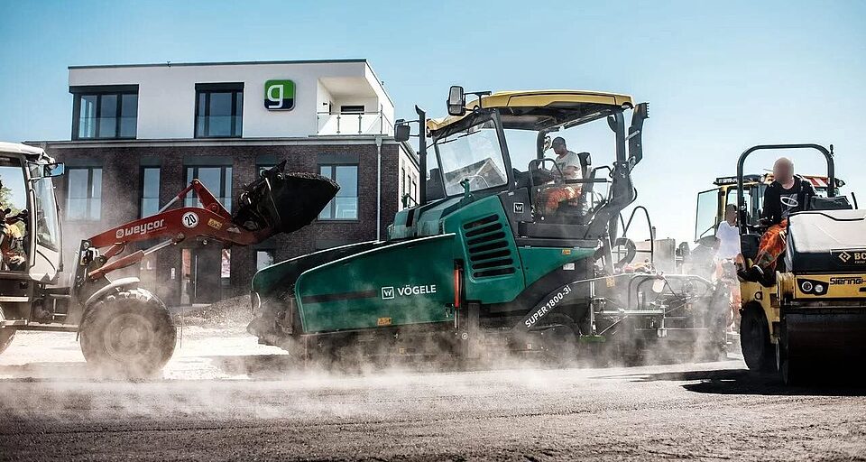 Maszyny budowlane na placu budowy